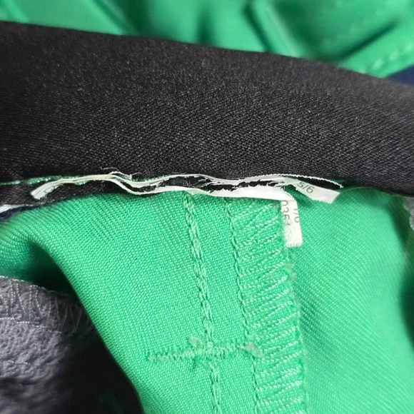 Under Armour Golf Shorts Boys Size 20 Green Embroidered Clubs HeatGear Loose - Picture 7 of 11